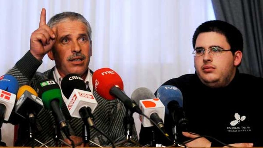 El padre y el hermano de Cristina