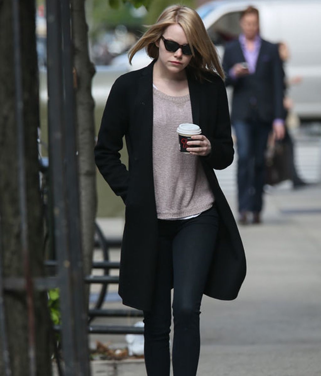 Sí al vaquero remangado con zapato plano