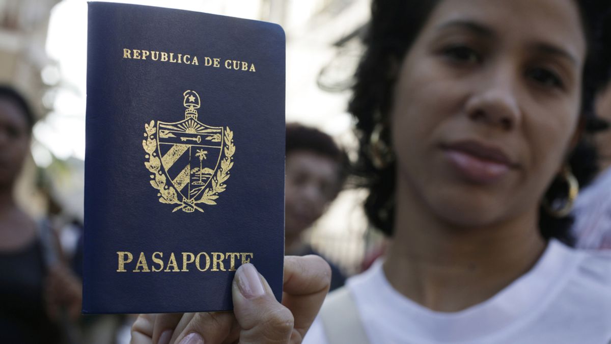 Cuba elimina el permiso de salida de la isla