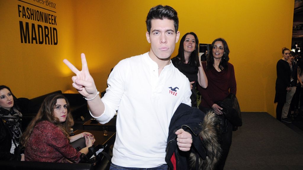 En el backstage con Juanjo Oliva y sus modelos