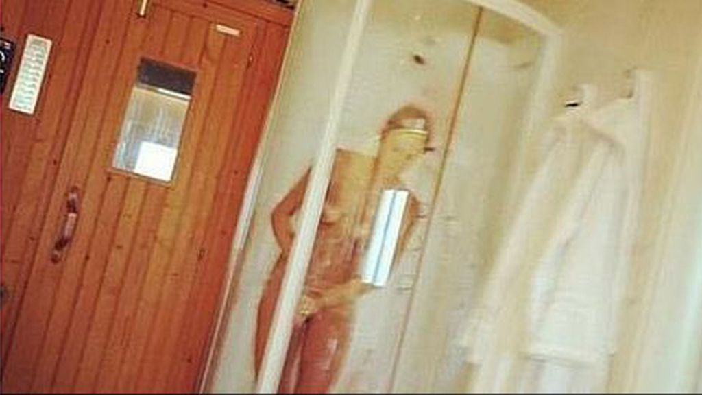 La señora de Cañizares en la ducha