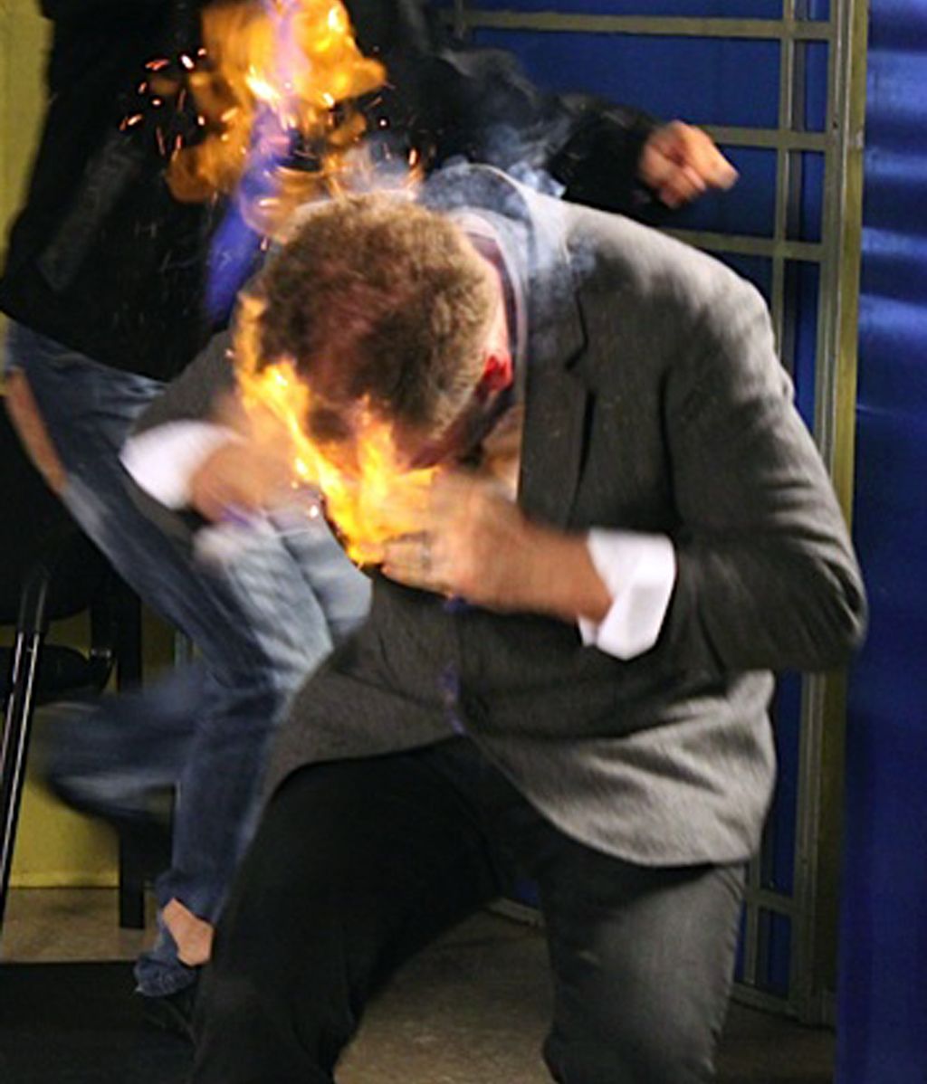 El presentador de un programa le estropea el truco al mago Houchin