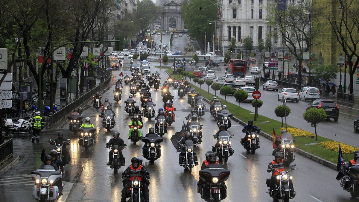 300 Harleys desfilan bajo la lluvia para despedir la 14ª concentración Harley-Davidson KM0
