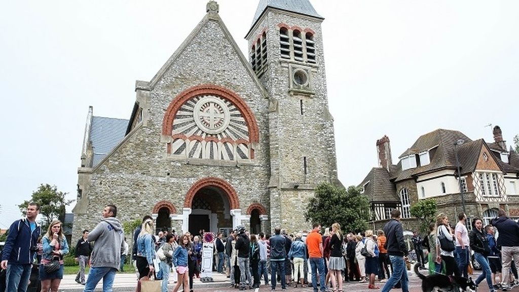 Centenares de seguidores del internacional francés