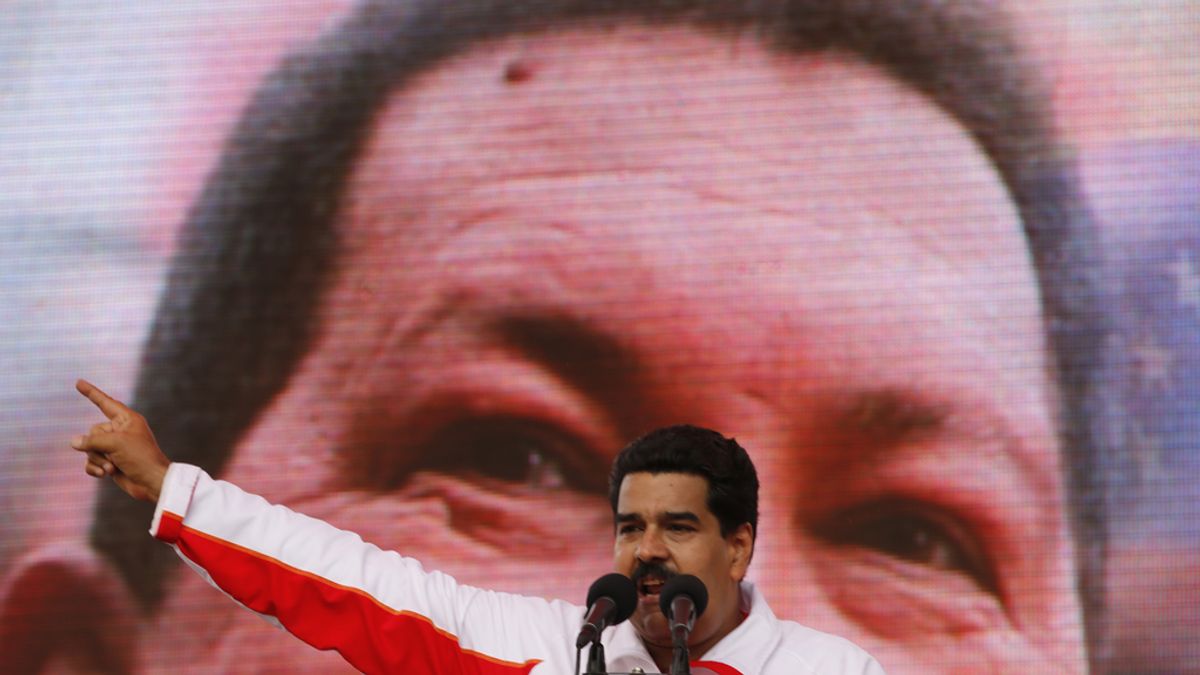 Chávez se encuentra en "una nueva fase de tratamientos", según Maduro