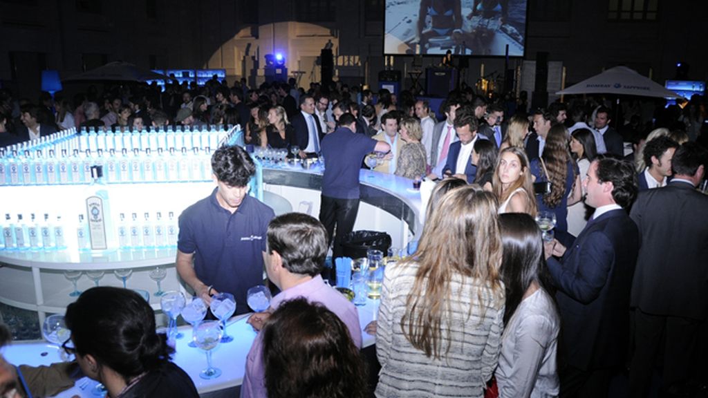 Bombay Sapphire organizó una fiesta playera en la Galería de Cristal del Palacio de Cibeles