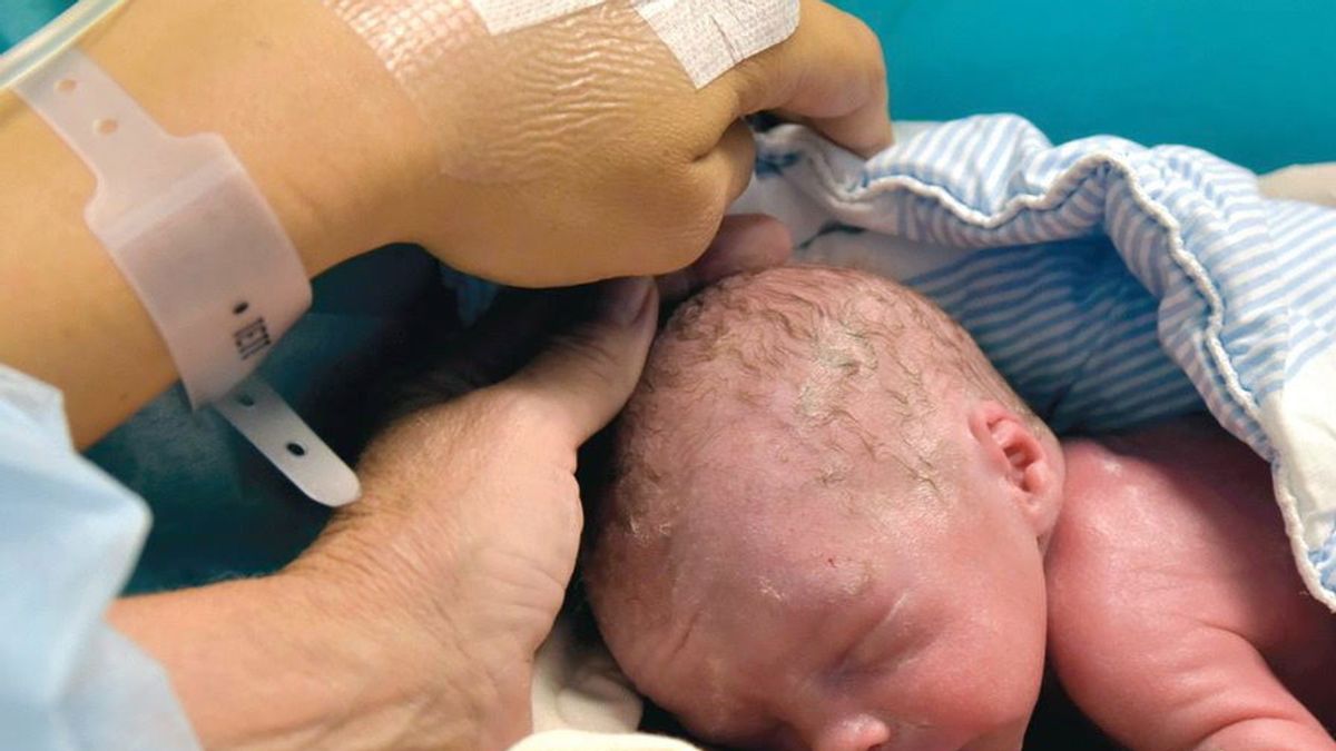 Nace el primer bebé por transplante de útero en Suecia