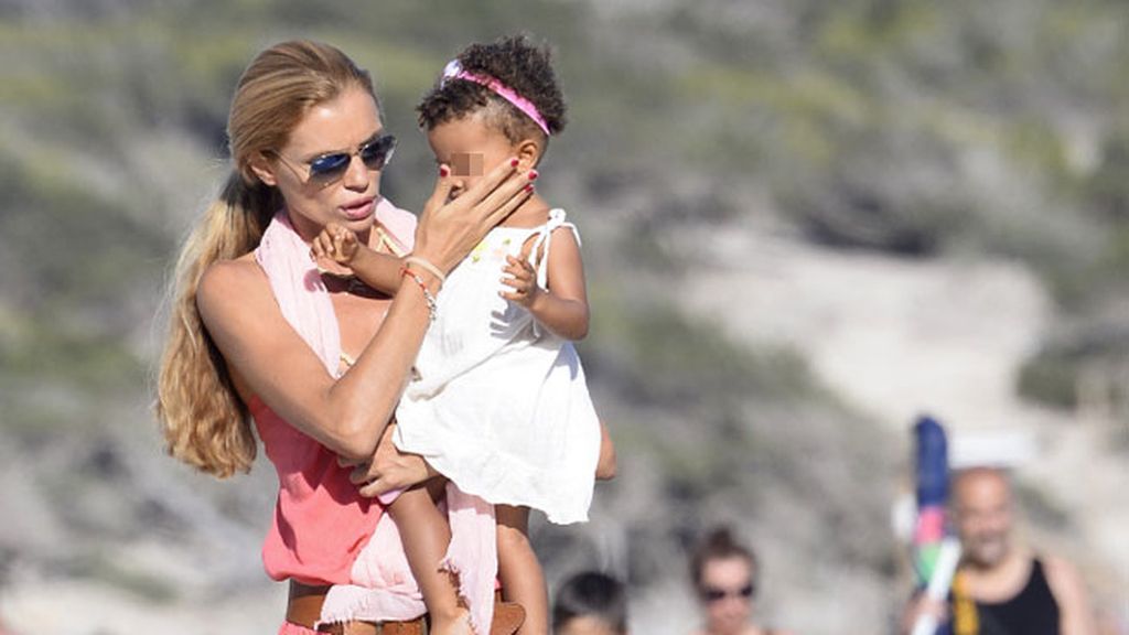 Es el segundo año que madre e hija disfrutan del verano en Ibiza