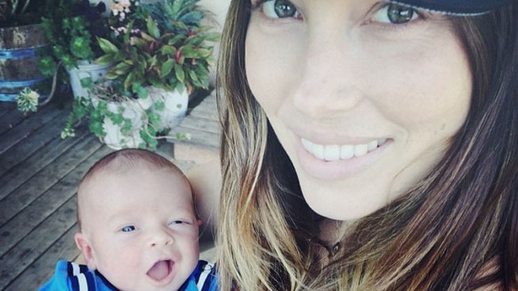 Jessica Biel con su hijo