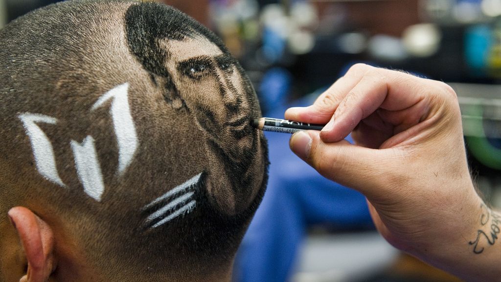 Con Leo Messi hasta en el peinado