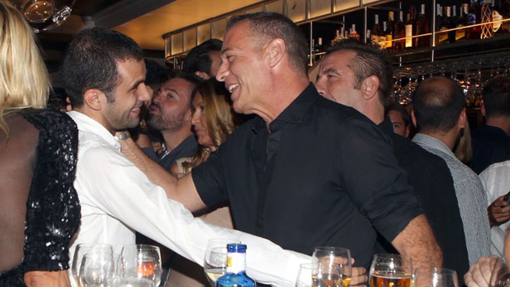 Carlos Lozano junto al hermano de Yola Berrocal