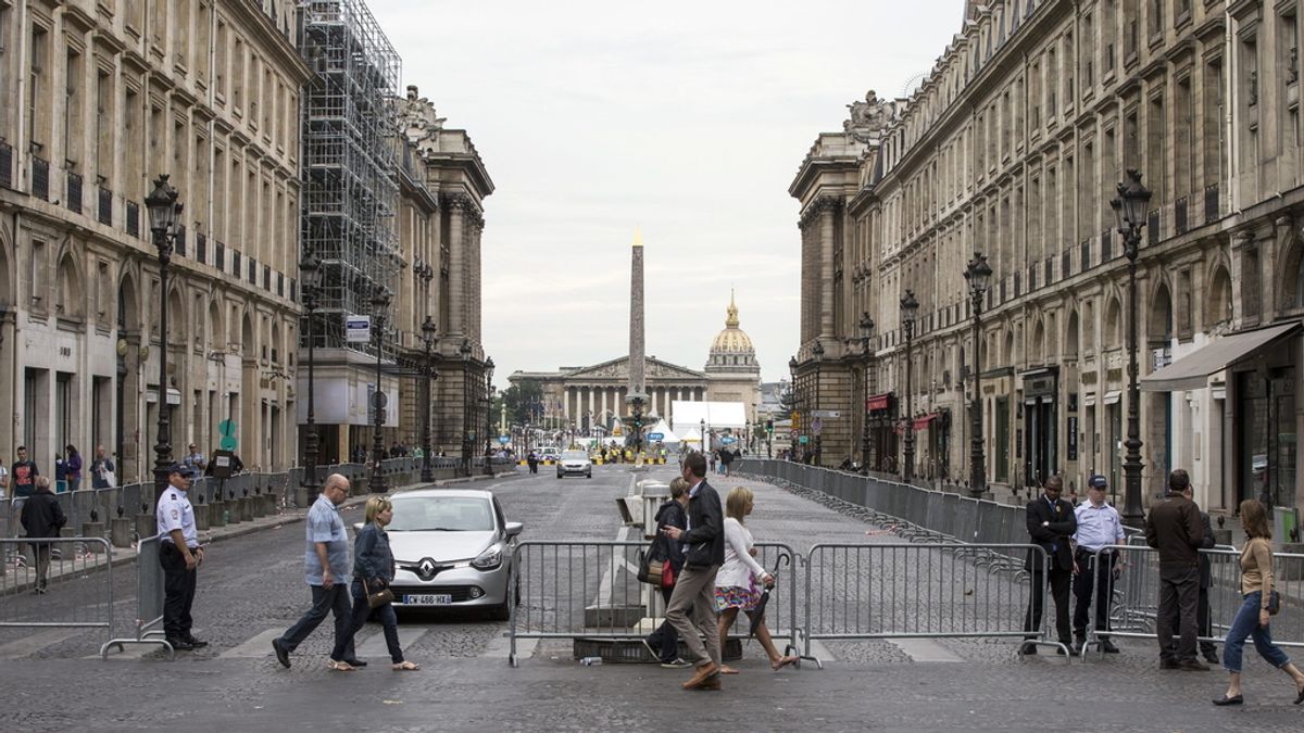 La Policía dispara a un conductor en París al saltarse las barreras del Tour de Francia