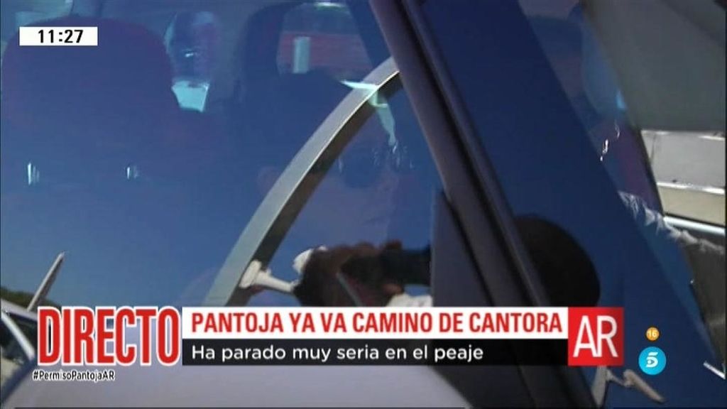 La cantante se mostró más seria que en las anteriores ocasiones
