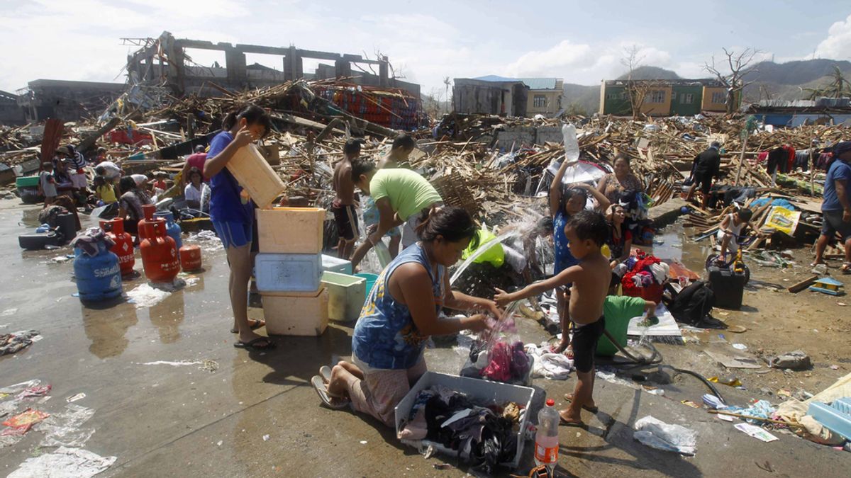 Más de 10.000 muertos por el tifón ' 'Haiyán'' en Filipinas
