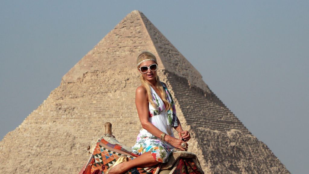 Paris Hilton se cree Cleopatra