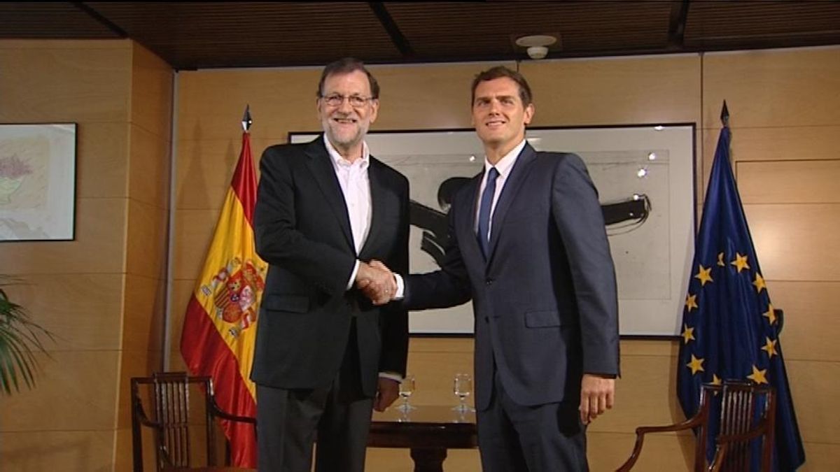Rajoy negocia con Rivera las seis exigencias de C's