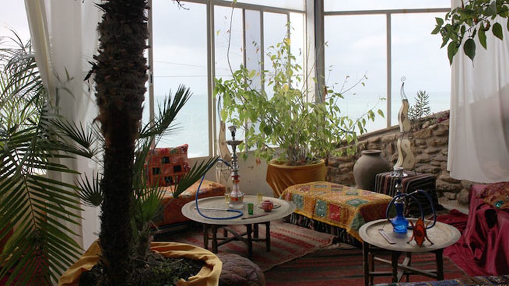 Pistola sobre la mesa, bromas entre secuencia y secuencia...