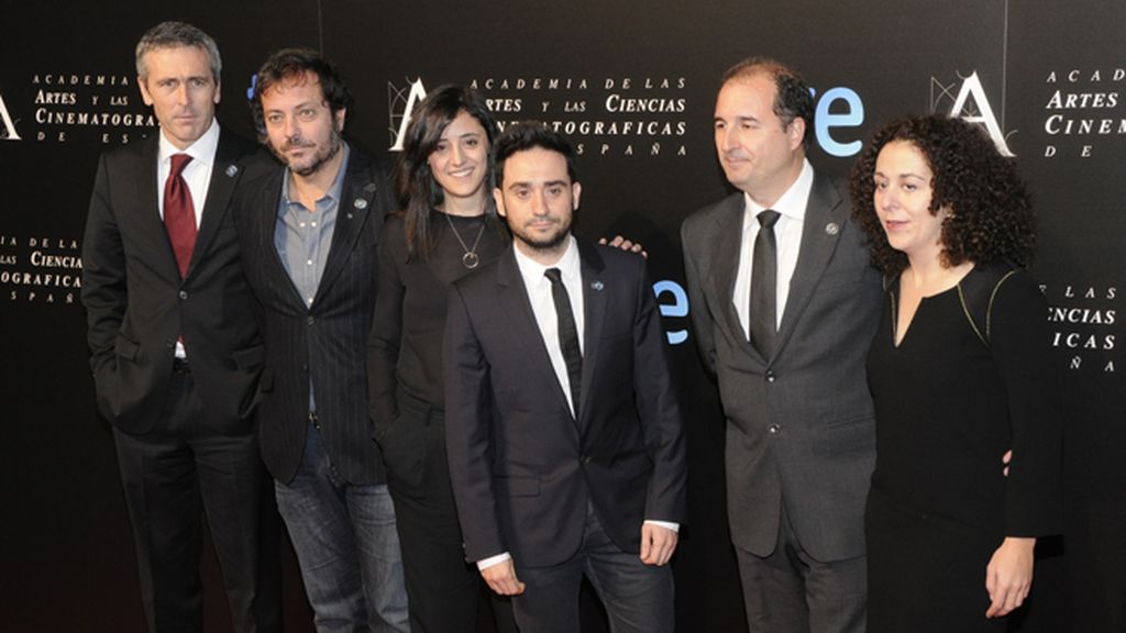 Parte del equipo de "Lo imposible", que entre todos suman 14 nominaciones a los Goya