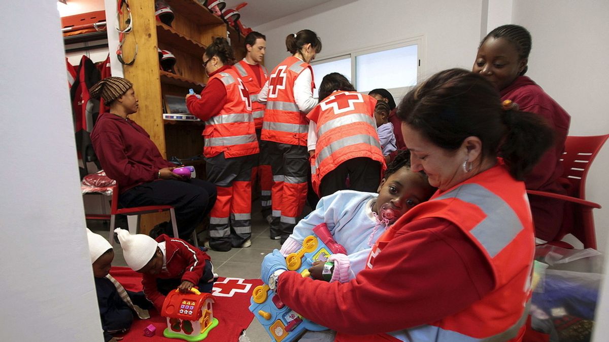 Interceptadas tres pateras con 45 inmigrantes, entre ellos cinco bebés, al sur de Tarifa (Cádiz)