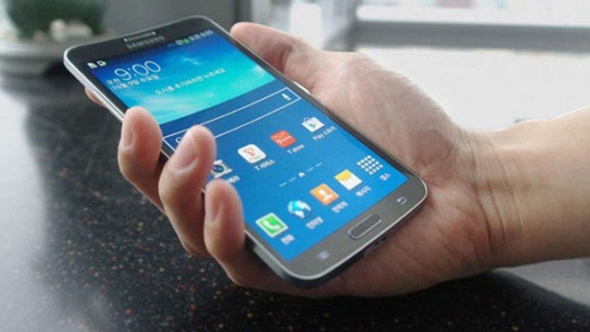 Samsung presenta Round, el primer 'smartphone' con pantalla curvada