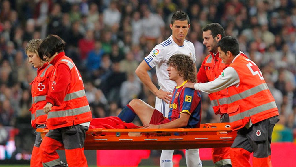 2011: De baja durante más de 2 meses por una lesión en su rodilla izquierda