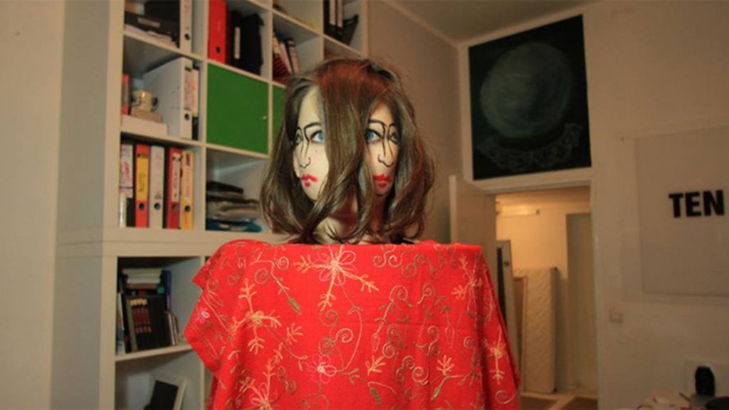 La mujer de doble cara: Un día en su vida