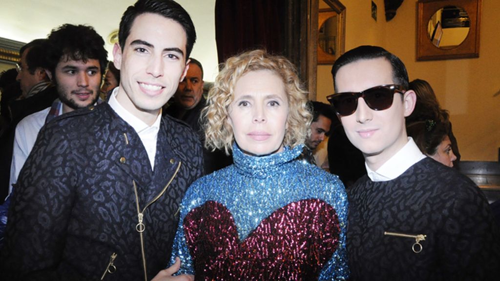 Con Agatha Ruiz de la Prada, autora del vestuario y la escenografía de "Sofocos"