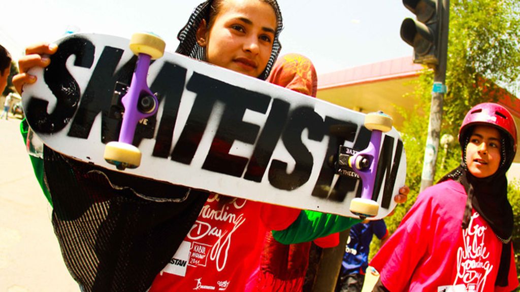 Niñas de la calle, salvadas por el skate