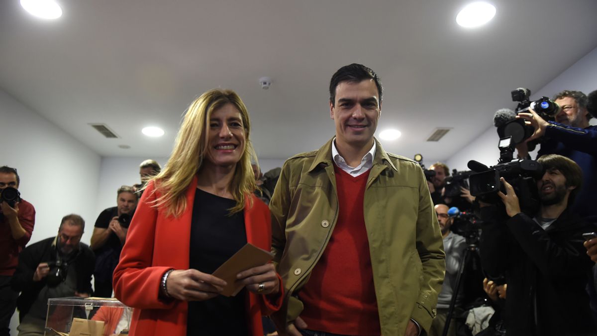 Pedro Sánchez y su mujer ya han acudido a votar
