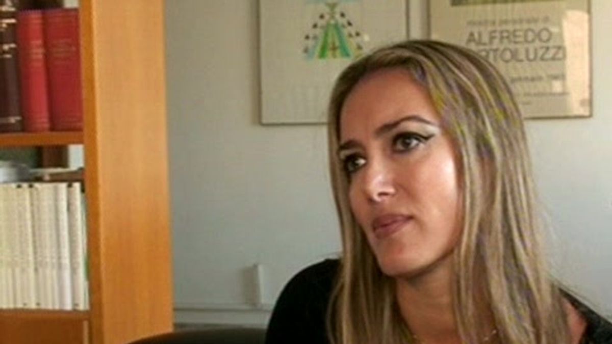El diario El País entrevista a Patrizia D' Addario, una de las 'velinas'