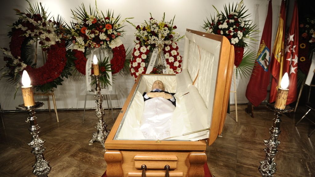 Tony Leblanc yace en la capilla ardiente