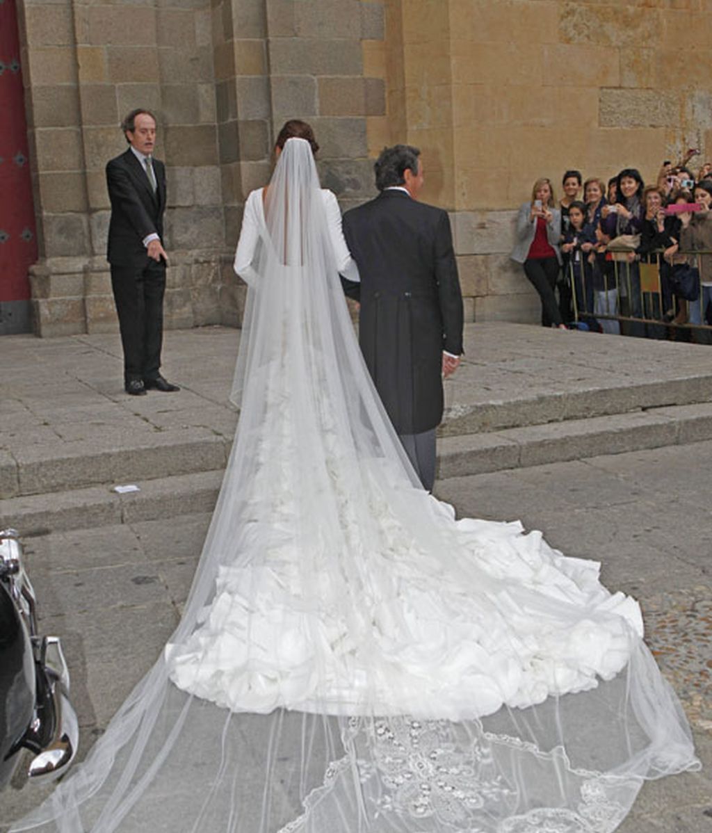 Detalle trasero del vestido, diseñado por Vicky Martin Berrocal