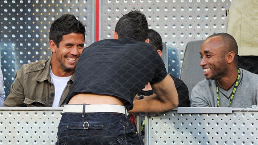 Xabi Alonso lleva a su hijo Jon al tenis y Cristiano va sin Irina