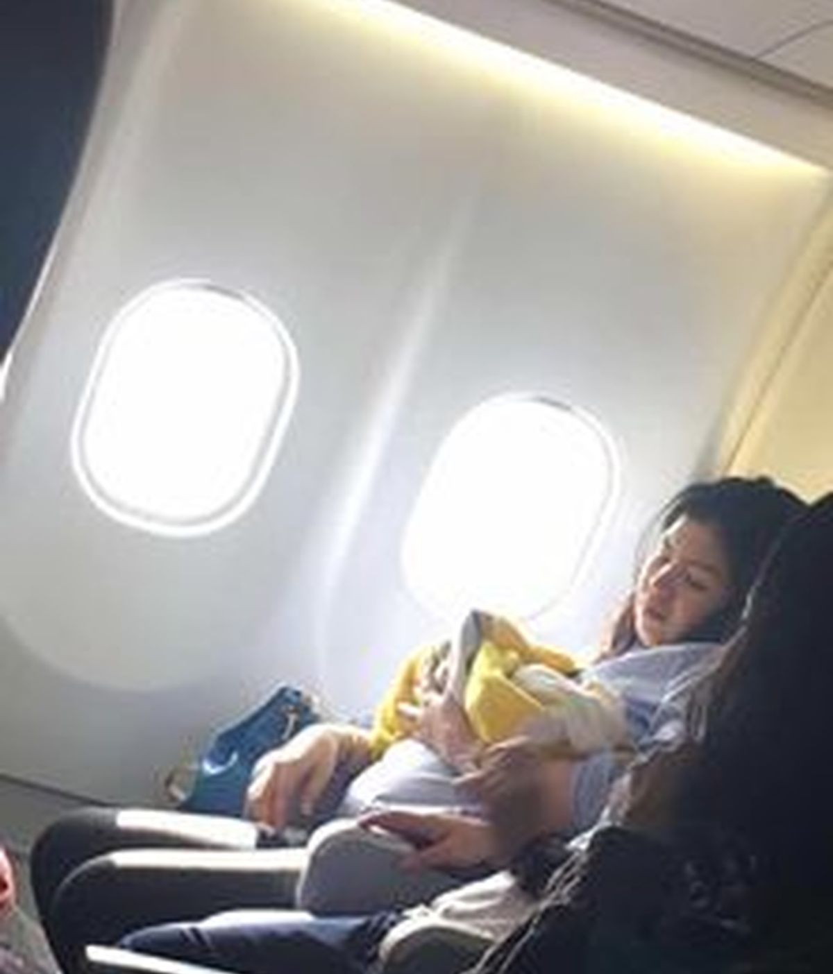 La madre que ha dado a luz en un avión