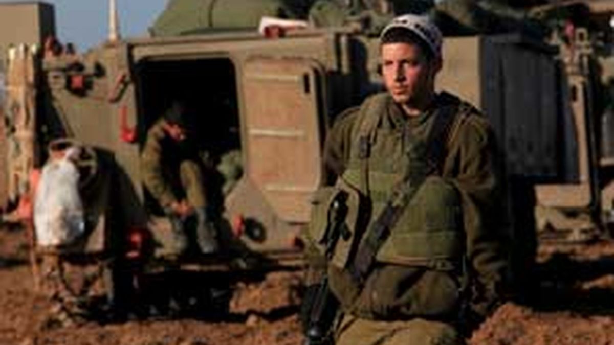 Un soldado israelí, en la frontera con Gaza. Foto: EFE