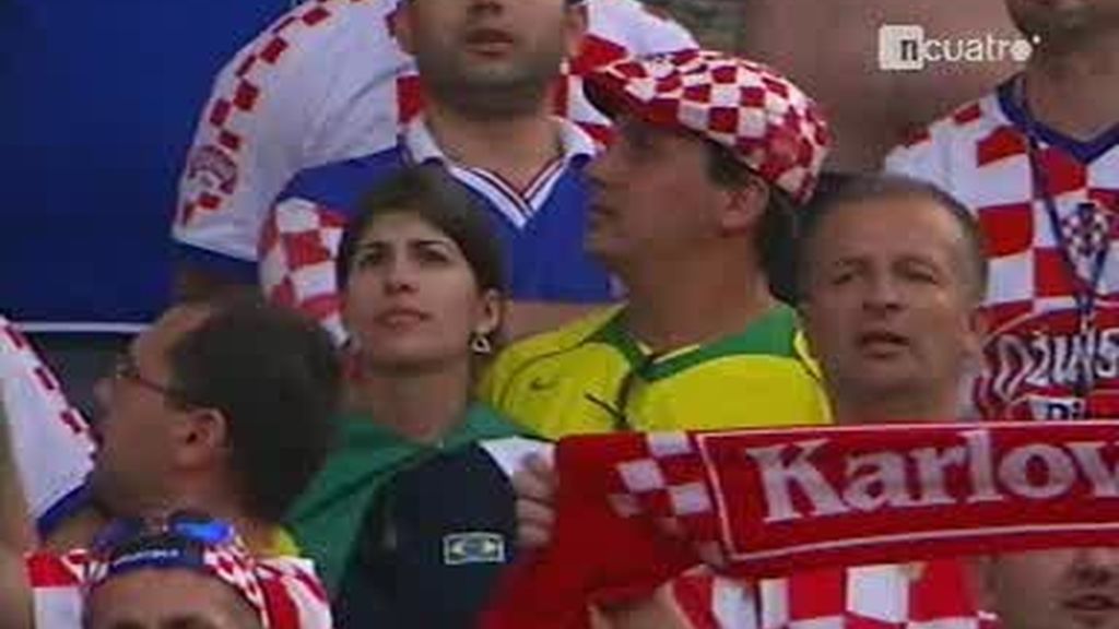 ¿Cómo actuar en mitad de la afición rival?