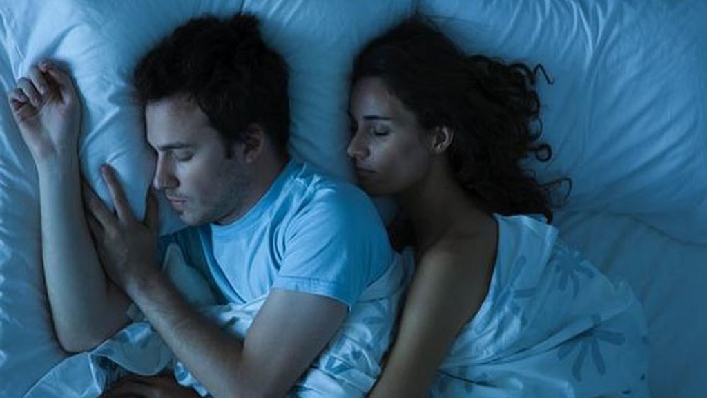 Hombres y las mujeres experimentan las mismas fantasías sexuales