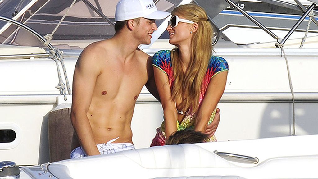 La diva es la anfitriona de fiesta 'Foam&Diamonds'