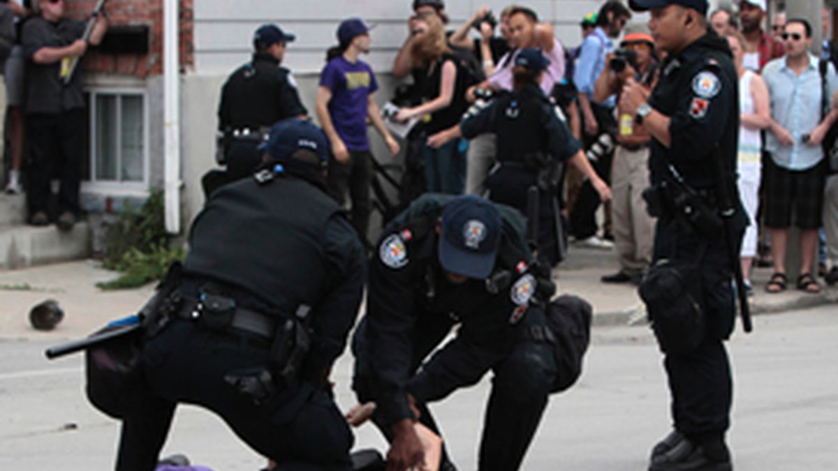 La Policía canadiense informa de 412 detenidos durante las protestas contra el G-20
