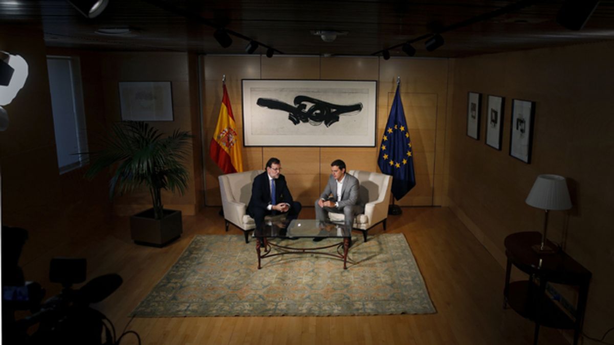 Rajoy se reúne con Rivera en el Congreso
