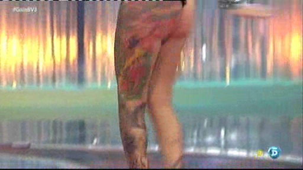 Lentejuelas, tatuajes y poca ropa: el look de Pelopony en la gala