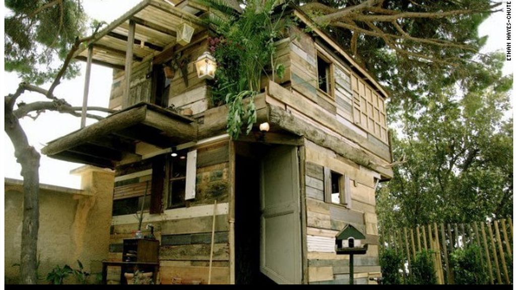 Palacios de basura,espectaculares casas construidas a partir de chatarra