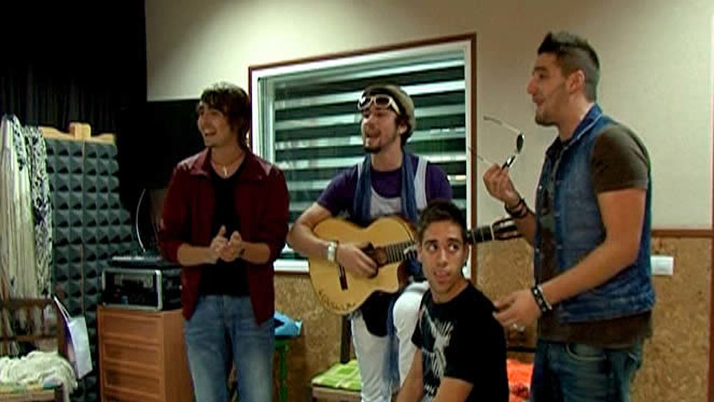 ¡Que no falte la guitarra española ni el arte!