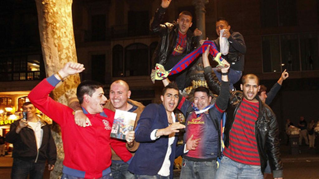 El alirón blaugrana inunda la plaza de Canaletas