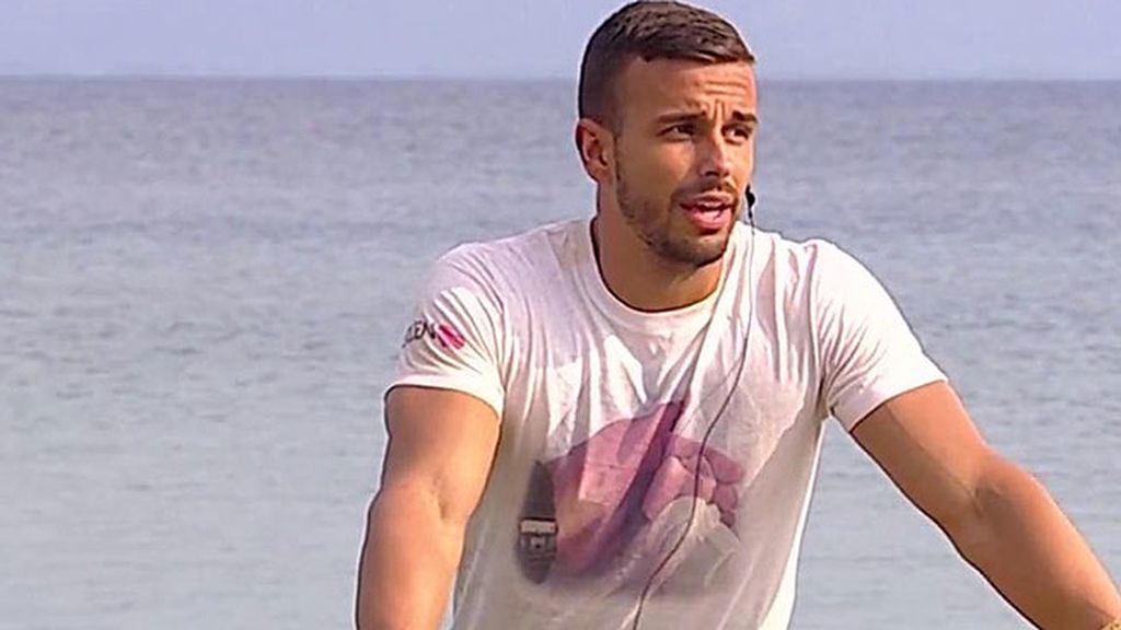 Christian no se olvida de su sobrina ni en la playa