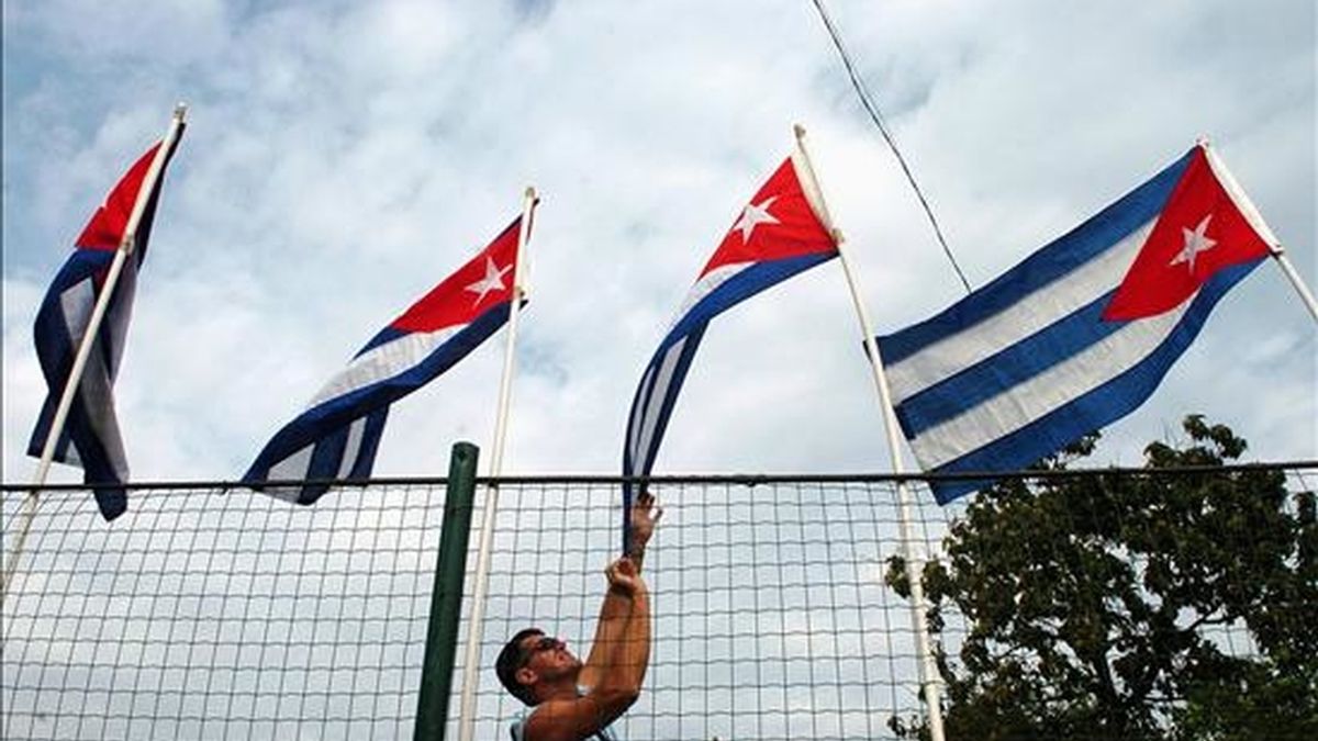 La Revolución Cubana, deice Chávez, es "ejemplo de dignidad para todos los pueblos latinoamericanos, caribeños y del mundo que luchan por la autodeterminación de los pueblos y la justicia". EFE/Archivo