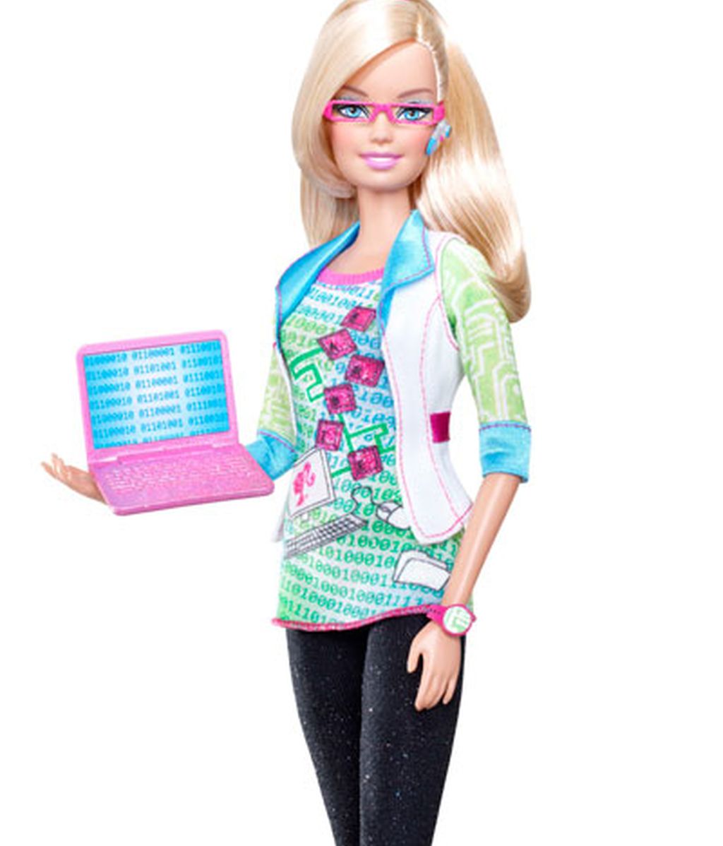 Barbie se saca las carreras de periodismo e informática