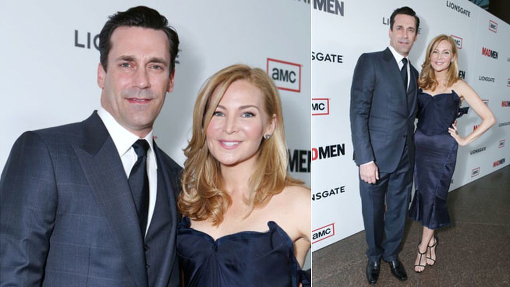 Jon Hamm y Jennifer Westfeldt a juego con el color azul