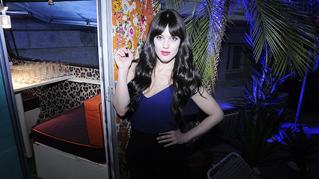 Sara Vega, espectacular con su traje de Juan Vidal