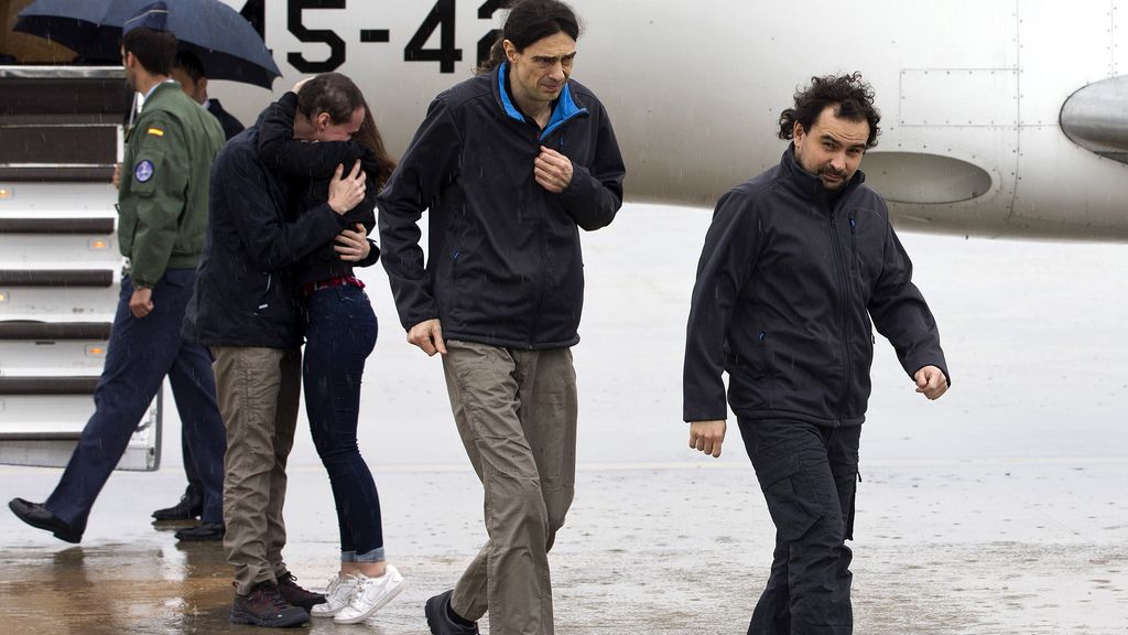 Llegan los periodistas secuestrados en Siria a la base aérea de Torrejón de Ardoz